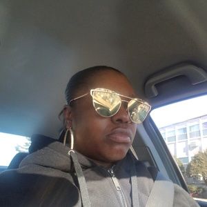 Meet your Posher, Jamila